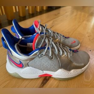 Nike Men’s PG 5 Paul George Basketball shoes - Size 9